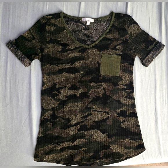 Moa Moa: Elbow Sleeve, Camo, V-Neck Sweater with Suede Chest Pocket, Med. - Picture 10 of 11